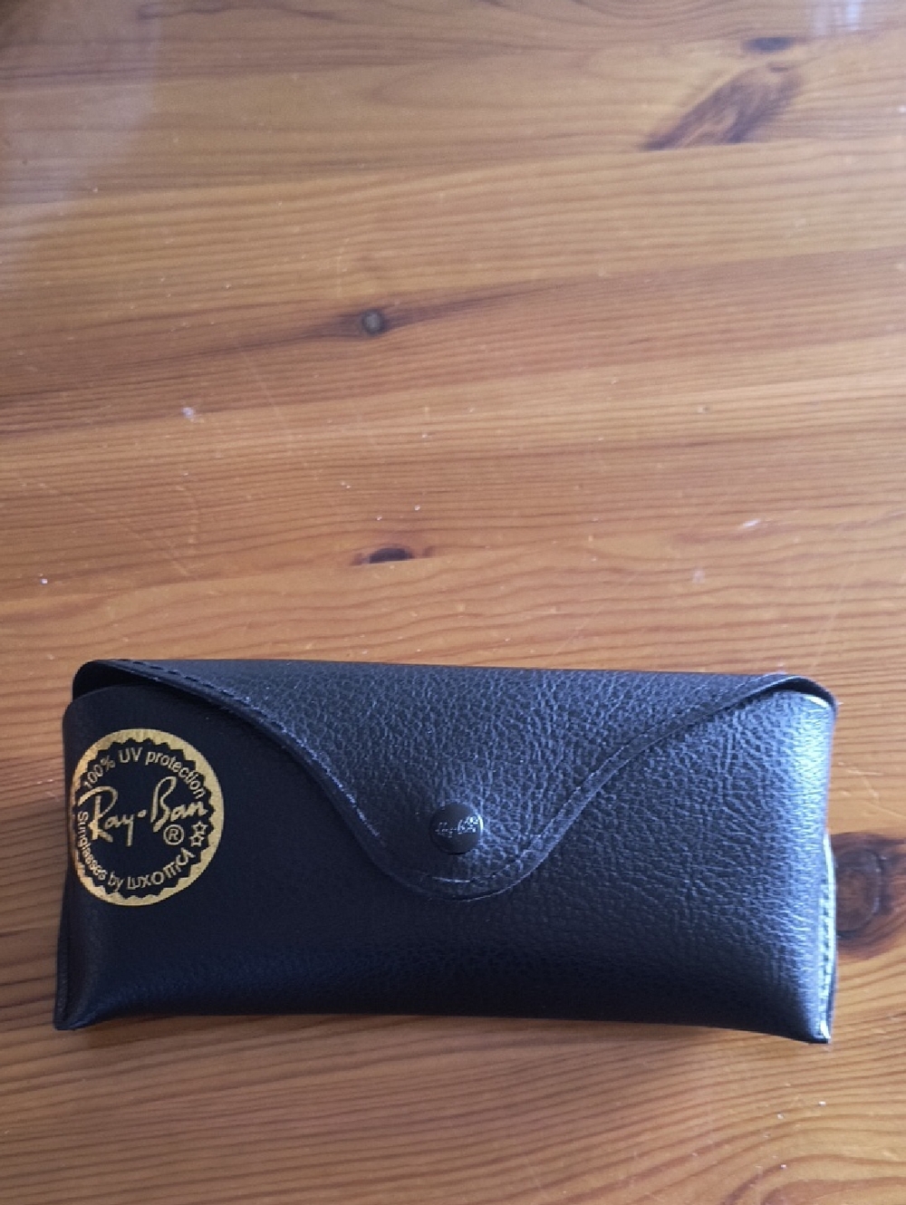 Ray-Ban Green Sunglasses With black Case And Box.